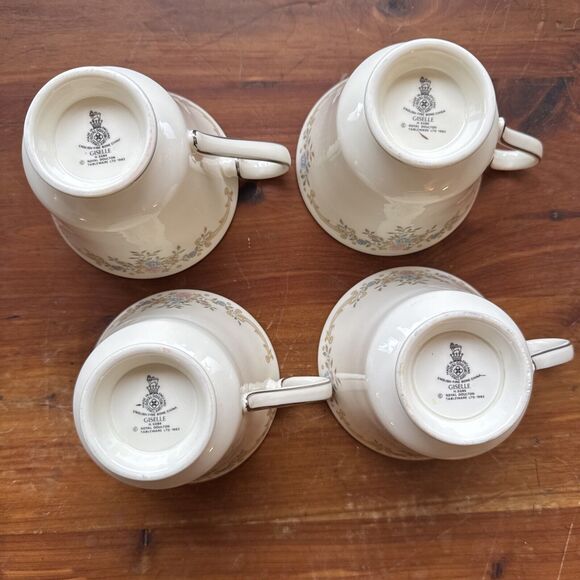 Royal Doulton 4 Teacup And Saucer Sets "Giselle" Romance Collection 1980s VTG - Picture 8 of 9